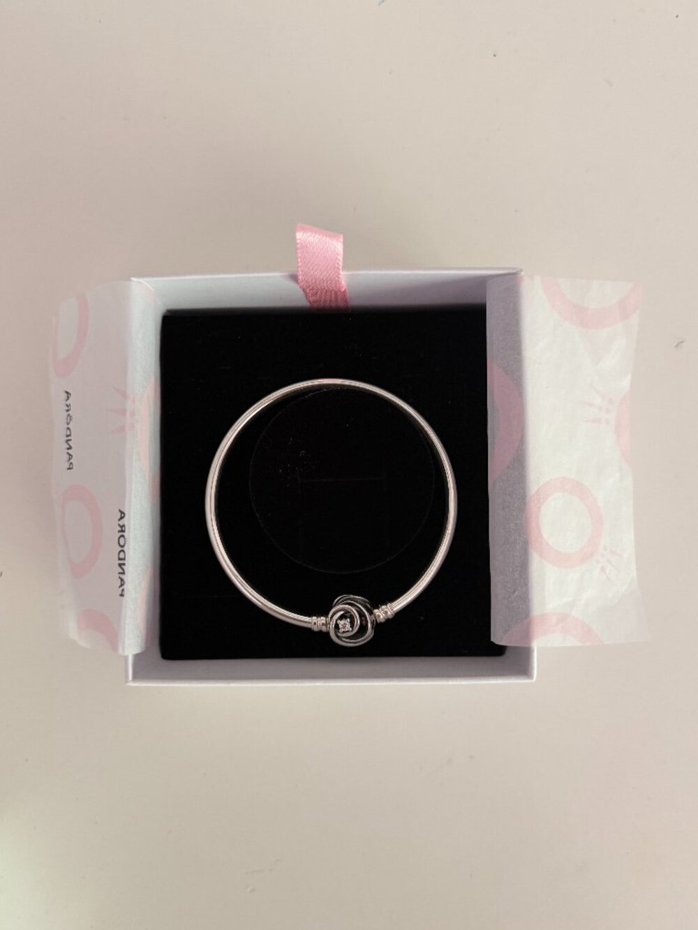 Pandora Moments Encircled Clasp Sterling Silver Bangle 6.7" Small + Box.